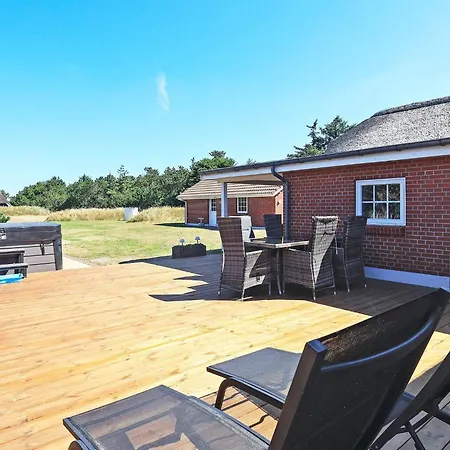 6 Person In Blavand-by Traum * Blåvand